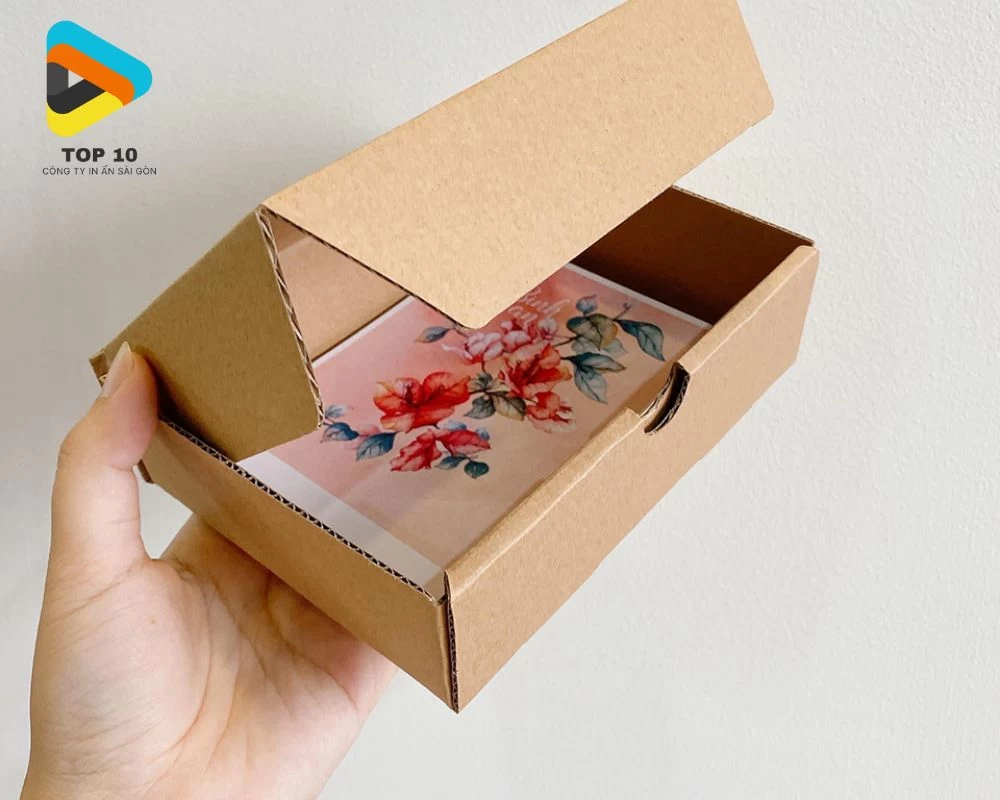 Hộp giấy nắp gài