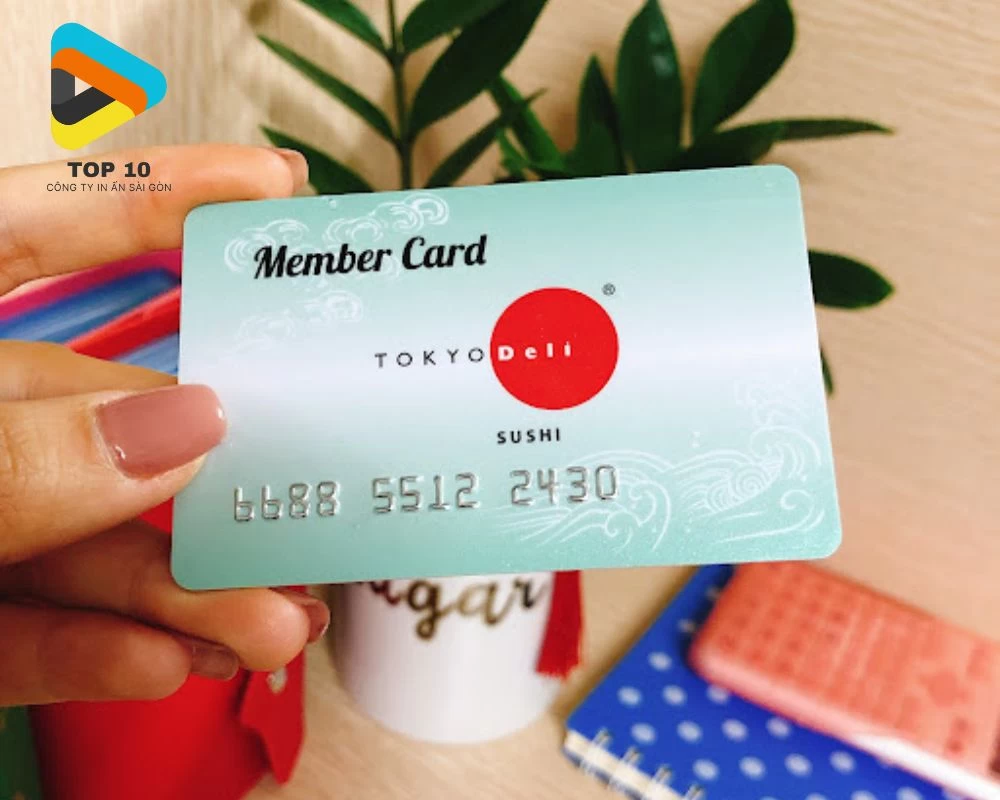 Thẻ nhựa dập nổi Tokio Deli