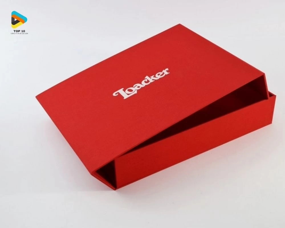 Hộp giấy đỏ tại In Ấn 7 Sắc Cầu Vồng