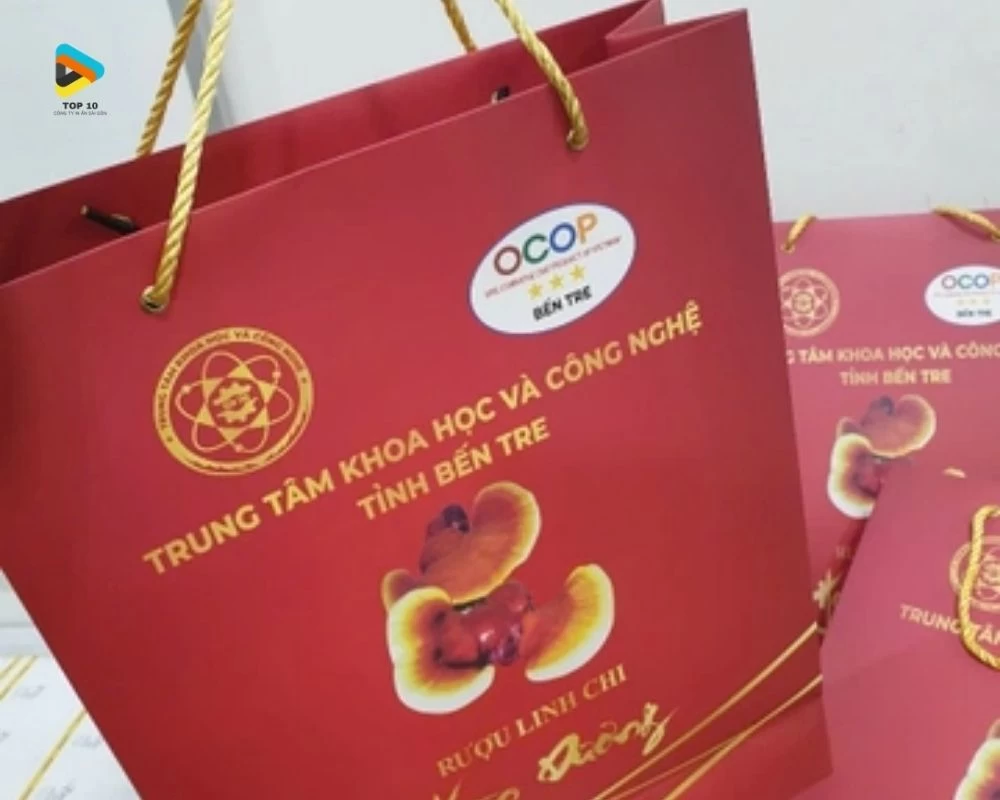Mẫu túi giấy màu đỏ tại In Ấn Minh Hoàng Label