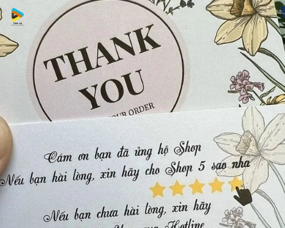 Card cảm ươn khách hàng có hoa lá nổi bật