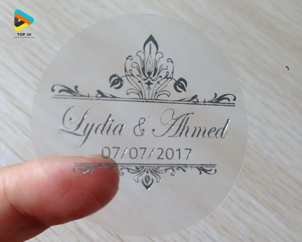Decal trong của Lydia & Ahmed