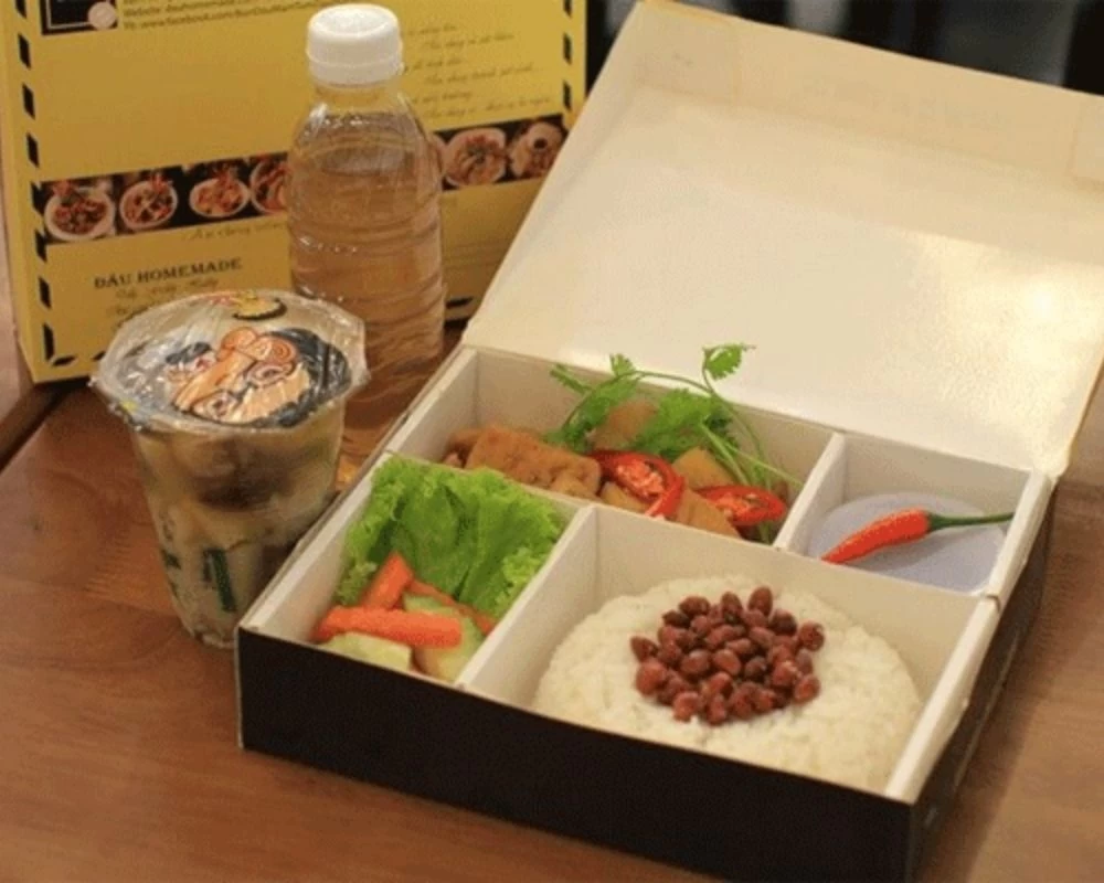 Hộp đựng cơm chia ngăn